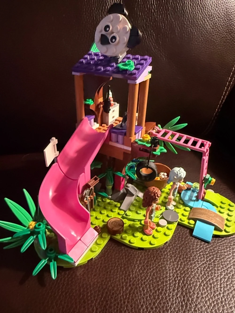 Lego friends 41422 Panda Jungle Tree House.